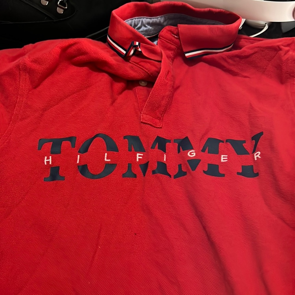 Tommy Hilfiger red t-shirt